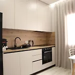 Meli Deluxe 3* تيرانا