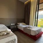Meli Deluxe شقة فندقية تيرانا