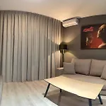 Meli Deluxe 3* تيرانا