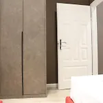 Meli Deluxe تيرانا