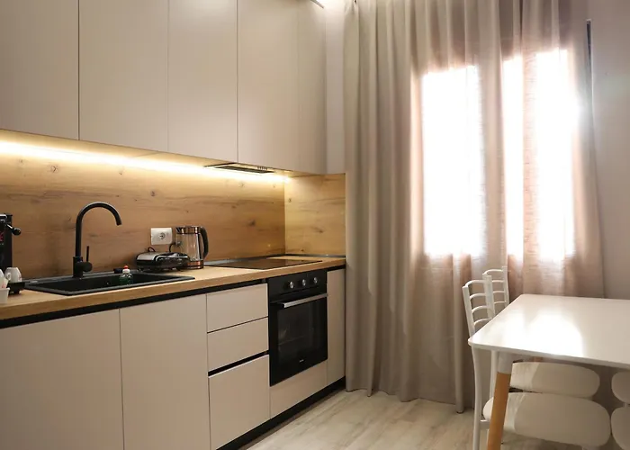 Meli Deluxe Тирана