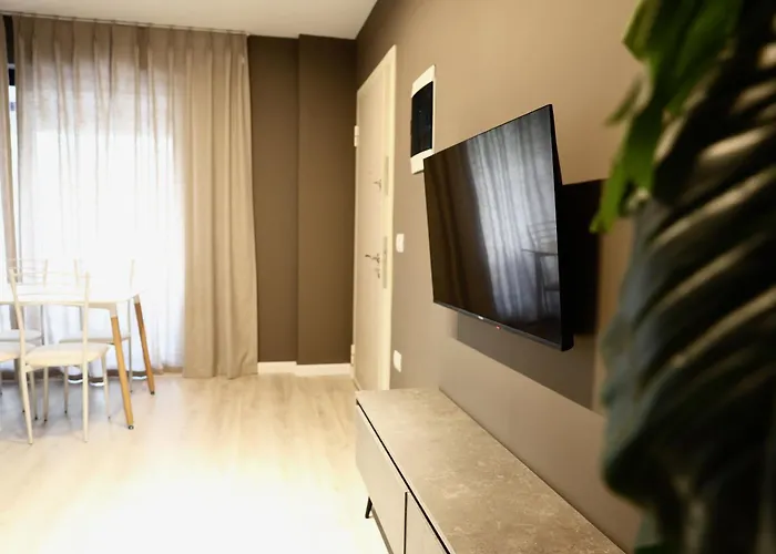 מלון דירות Meli Deluxe 4*