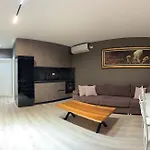 Meli Deluxe 3* 地拉那