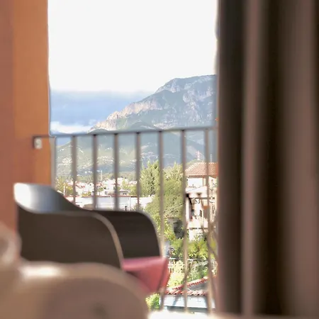 Meli Deluxe 3* Tirana