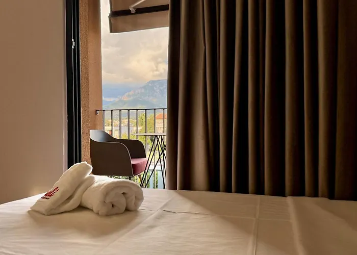 Meli Deluxe 3* Tirana